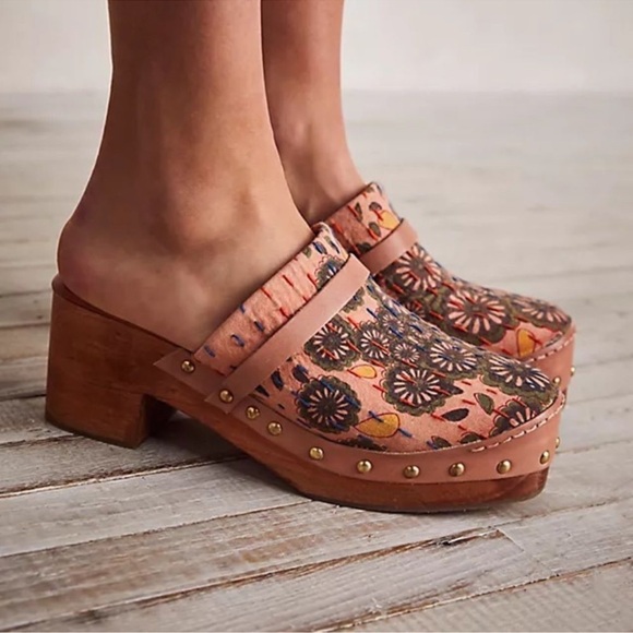 Free People Calabasas Kantha Platform Clogs Embroidered Stud Brown 8 - Picture 12 of 14